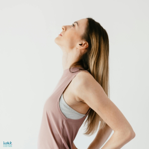 Frau_stehend_autogenes_training